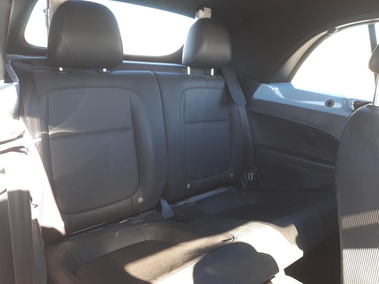 Photo 6 from auction – 2013 VOLKSWAGEN BEETLE with VIN 3VW5P7AT4DM829463