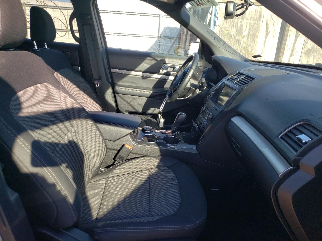 Photo 5 from auction – 2019 FORD EXPLORER X with VIN 1FM5K8D8XKGB46605