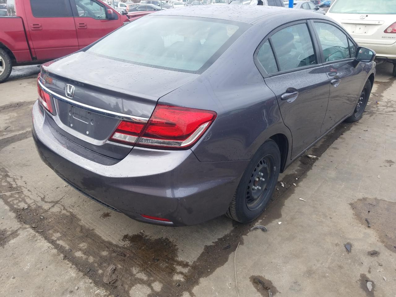 Photo 4 from auction – 2015 HONDA CIVIC LX with VIN 19XFB2E55FE061932