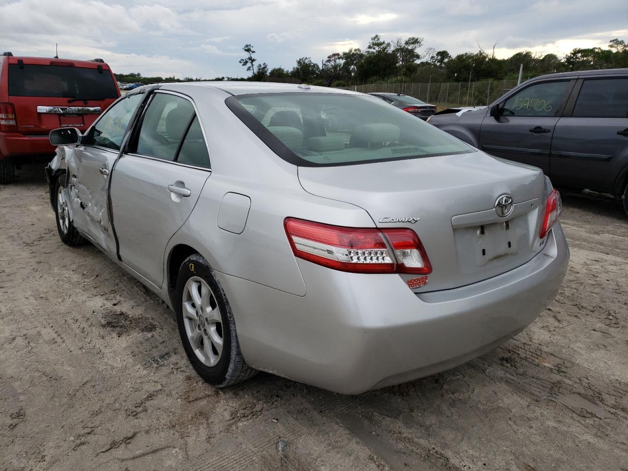 Photo 3 from auction – 2011 TOYOTA CAMRY BASE with VIN 4T1BF3EK2BU668960