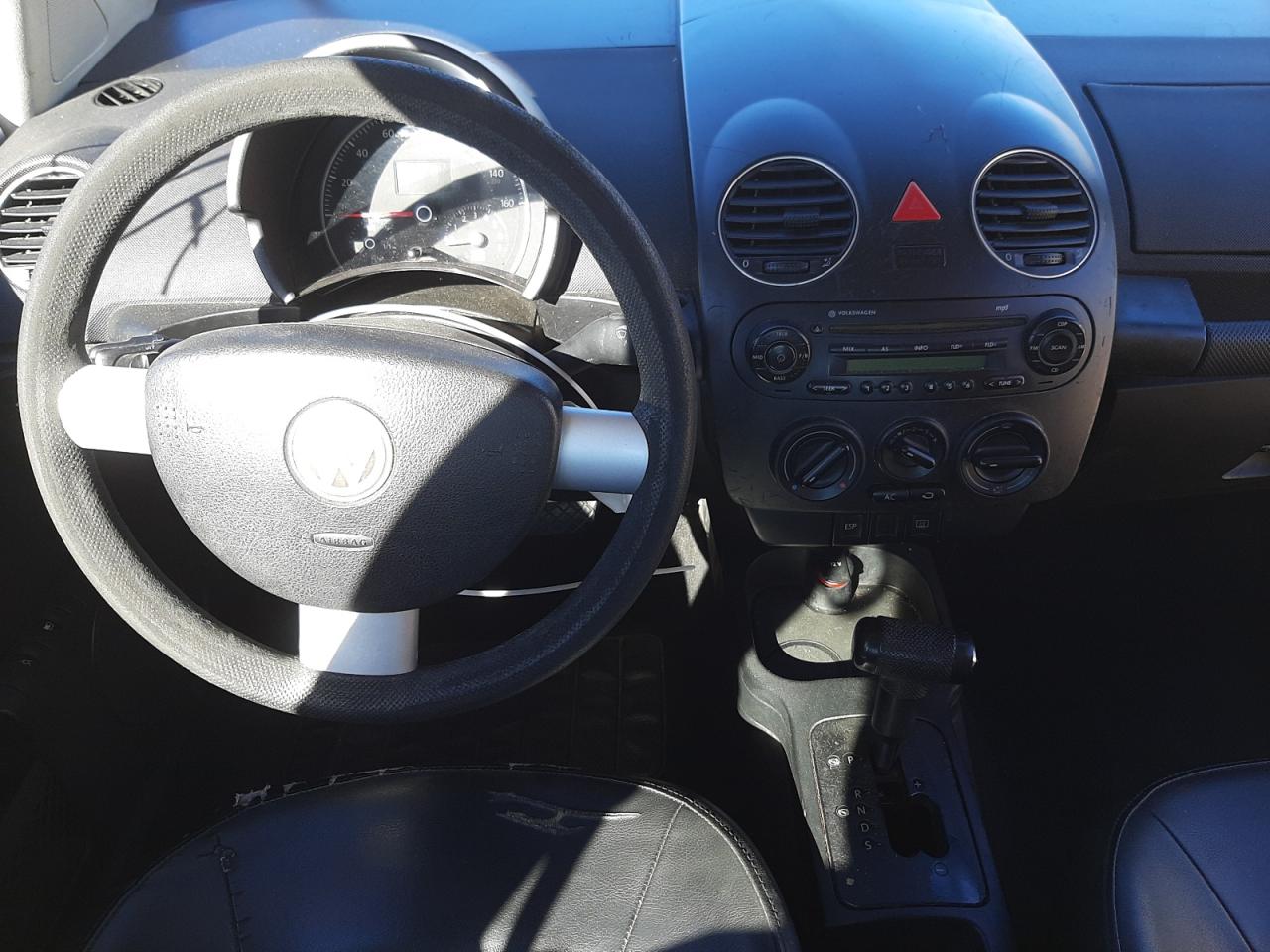 Photo 9 from auction – 2008 VOLKSWAGEN BEETLE with VIN 3VWPG31C78M502417