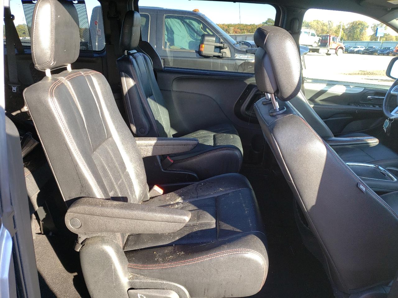 Photo 6 from auction – 2017 DODGE GRAND CARA with VIN 2C4RDGEG9HR799174