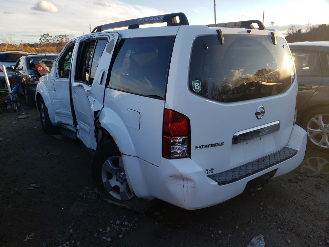 Photo 3 from auction – 2005 NISSAN PATHFINDER with VIN 5N1AR18W85C709463