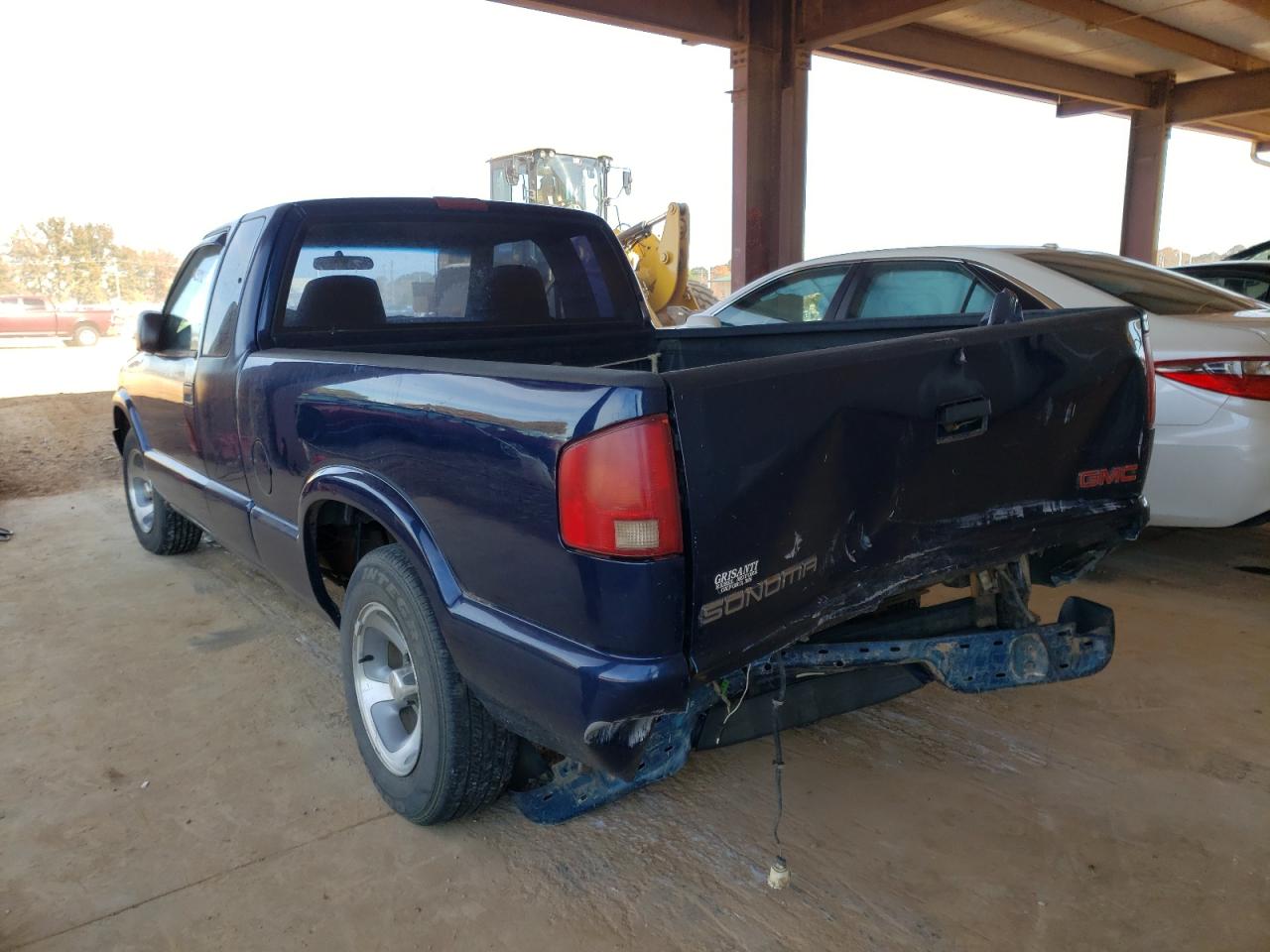 Photo 3 from auction – 2003 GMC SONOMA with VIN 1GTCS19H638105055