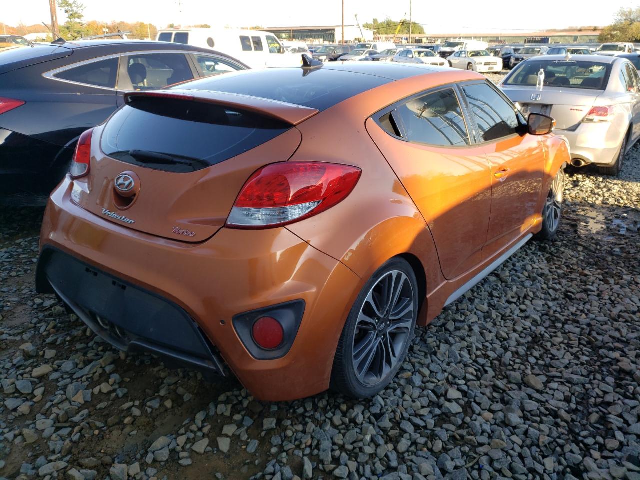 Photo 4 from auction – 2016 HYUNDAI VELOSTER T with VIN KMHTC6AE3GU262272