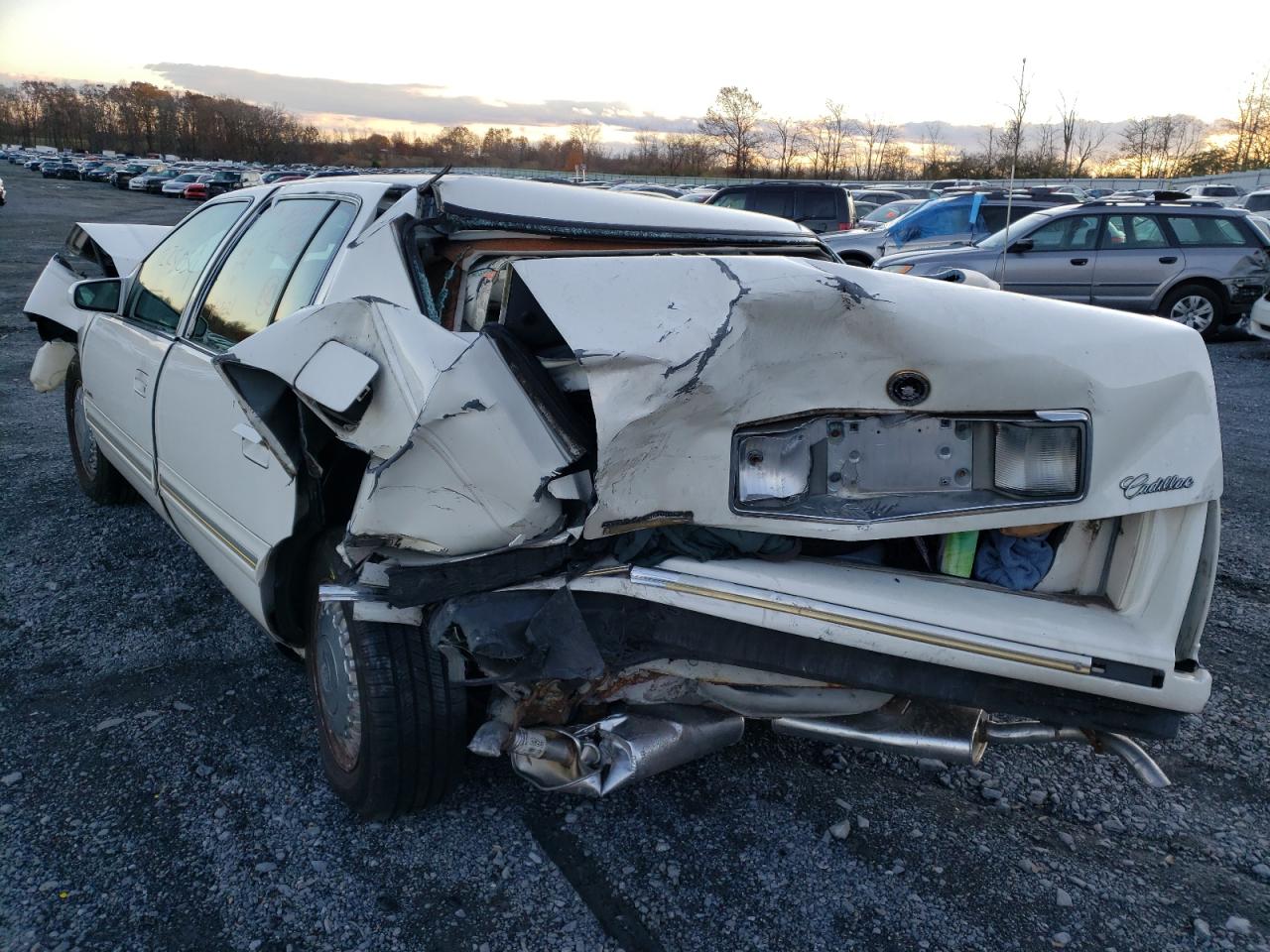 Photo 3 from auction – 1997 CADILLAC DEVILLE DE with VIN 1G6KE54Y9VU296209