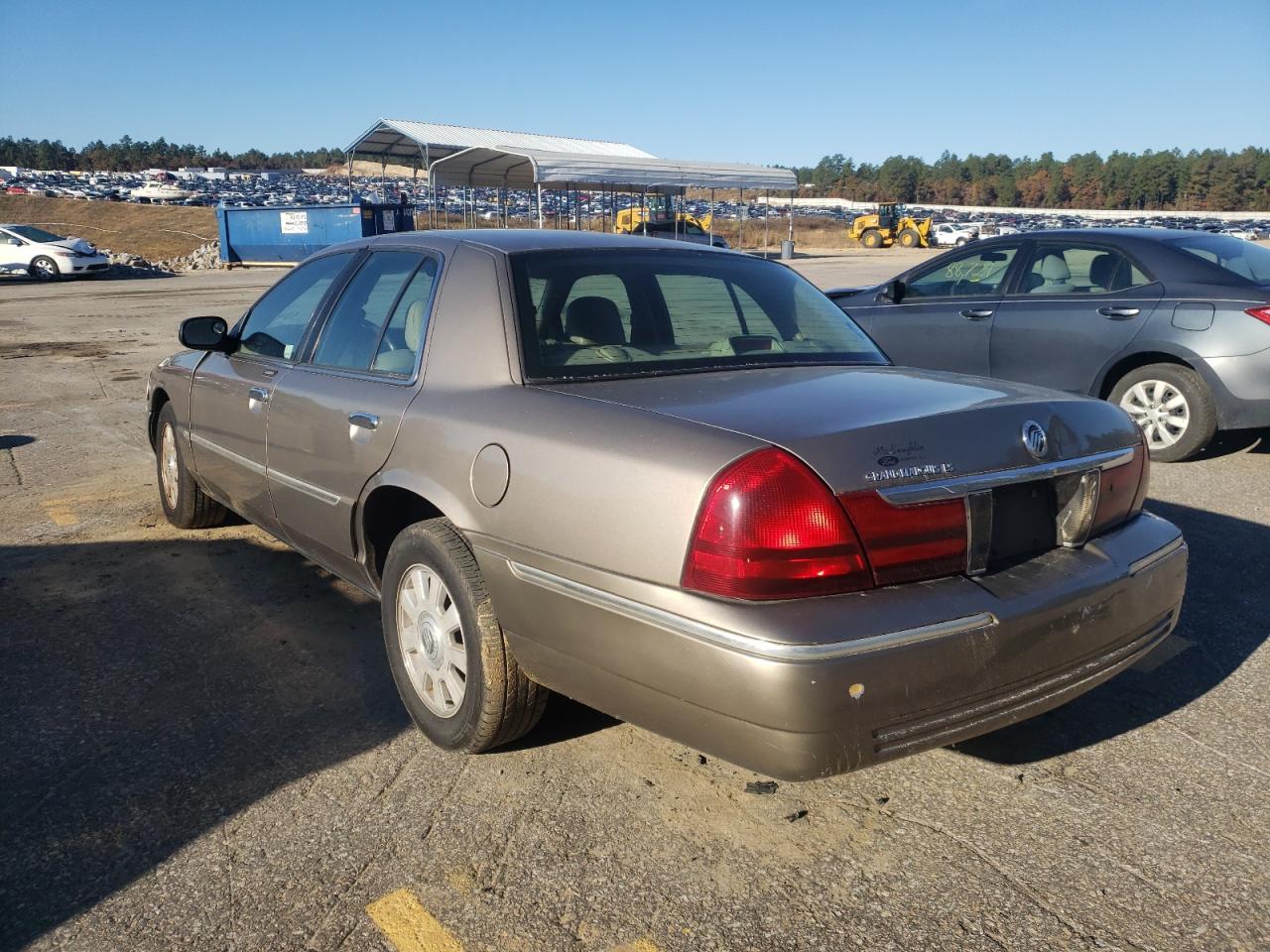 Photo 3 from auction – 2003 MERCURY GRAND MARQ with VIN 2MEFM75W63X631182