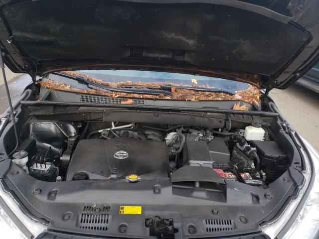 Photo 7 from auction – 2017 TOYOTA HIGHLANDER with VIN 5TDJZRFH8HS378376