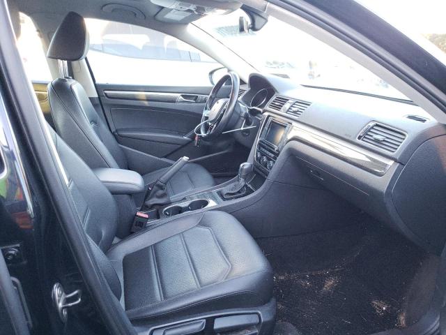 Photo 5 from auction – 2017 VOLKSWAGEN PASSAT SE with VIN 1VWGT7A34HC010643