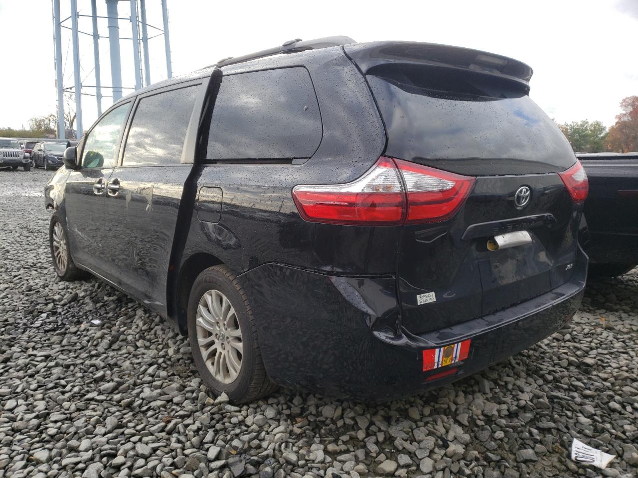 Photo 3 from auction – 2015 TOYOTA SIENNA XLE with VIN 5TDYK3DC8FS547641