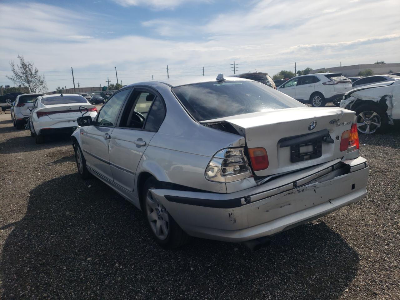 Photo 3 from auction – 2005 BMW 325 XI with VIN WBAEU33455PR18123