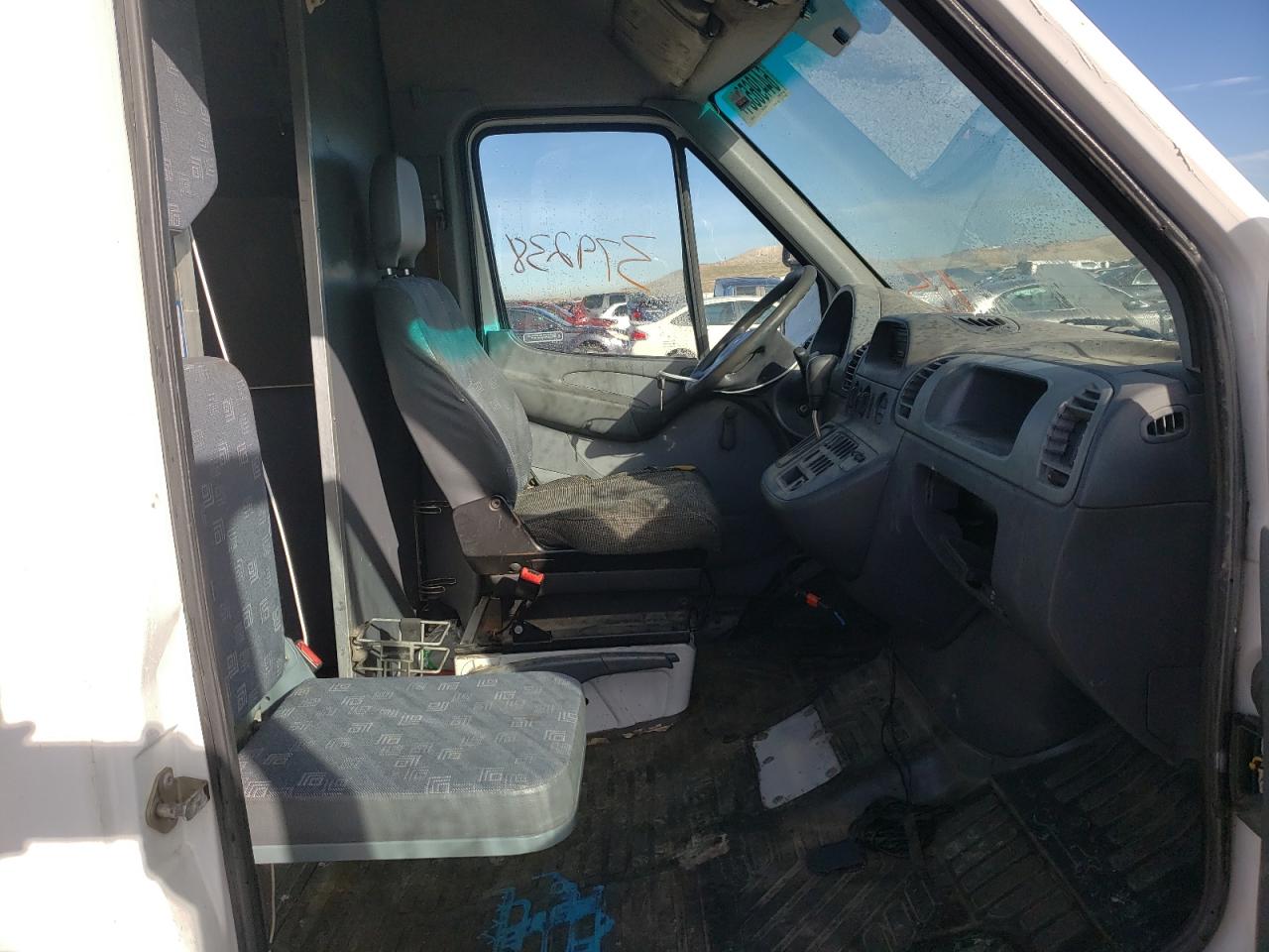 Photo 5 from auction – 2005 DODGE SPRINTER 2 with VIN WD0PD744555808919