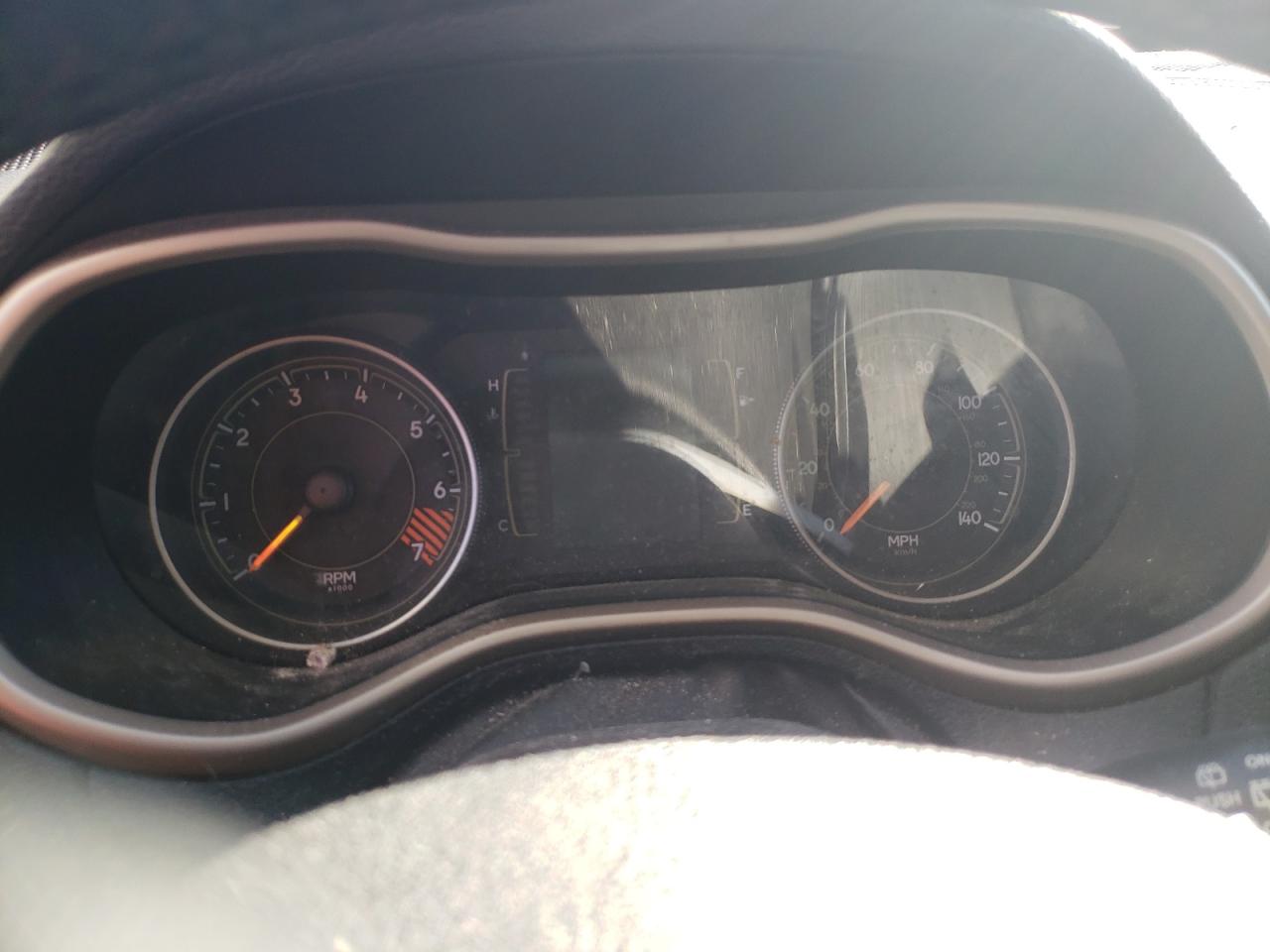 Photo 8 from auction – 2015 JEEP CHEROKEE S with VIN 1C4PJLAB8FW712906