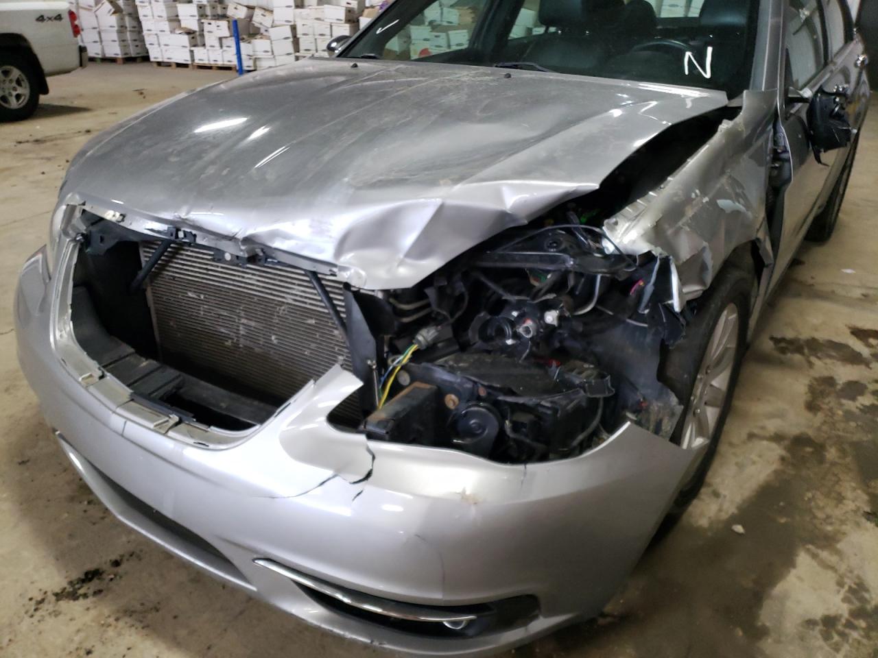 Photo 9 from auction – 2014 CHRYSLER 200 LIMITE with VIN 1C3CCBCG4EN128281