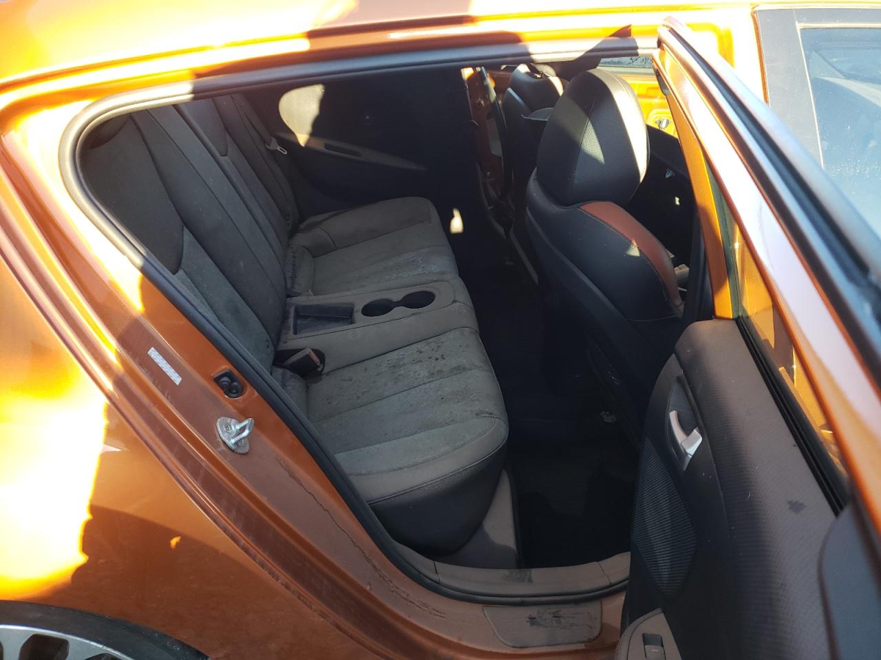 Photo 6 from auction – 2016 HYUNDAI VELOSTER T with VIN KMHTC6AE3GU262272