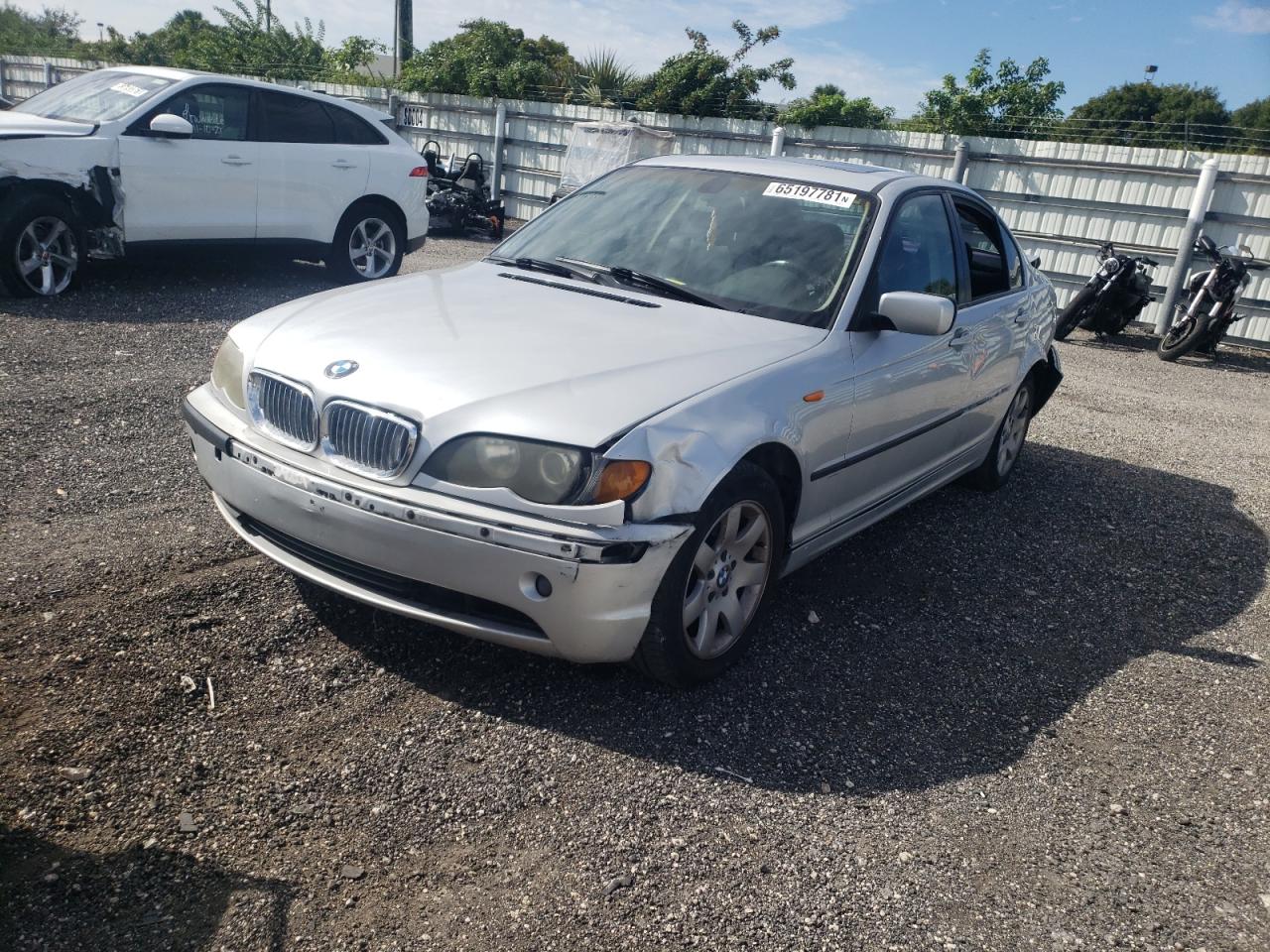 Photo 2 from auction – 2005 BMW 325 XI with VIN WBAEU33455PR18123