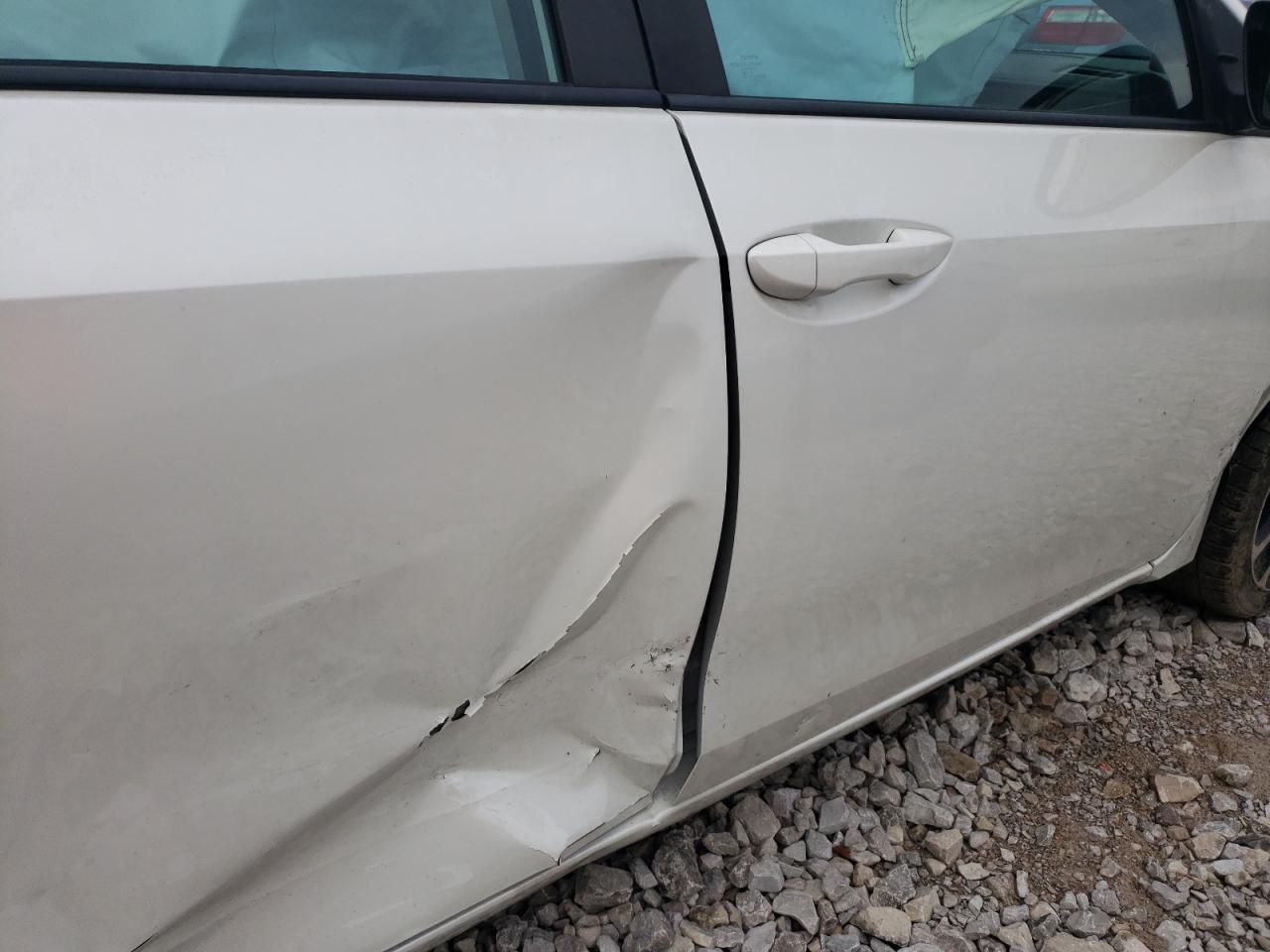 Photo 9 from auction – 2017 TOYOTA COROLLA L with VIN 5YFBURHE9HP688616