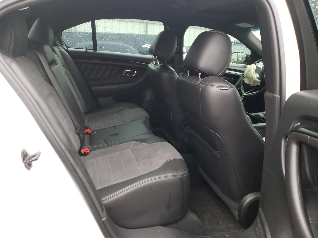 Photo 6 from auction – 2015 FORD TAURUS SHO with VIN 1FAHP2KT4FG206557