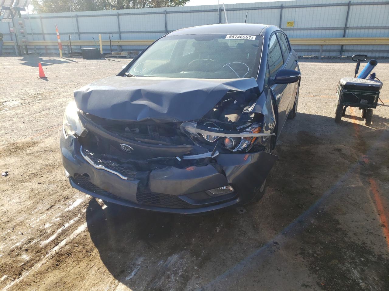 Photo 2 from auction – 2016 KIA FORTE LX with VIN KNAFK5A85G5581995