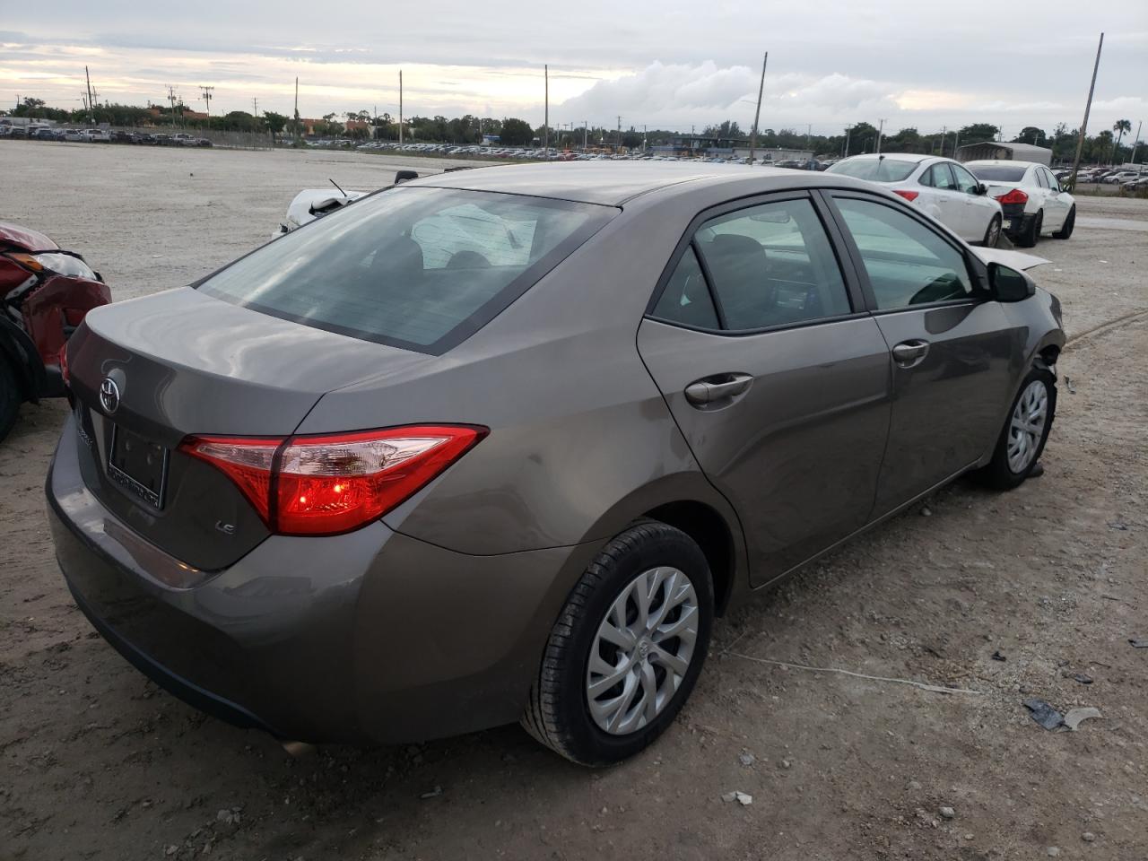 Photo 4 from auction – 2018 TOYOTA COROLLA L with VIN 5YFBURHE5JP802830