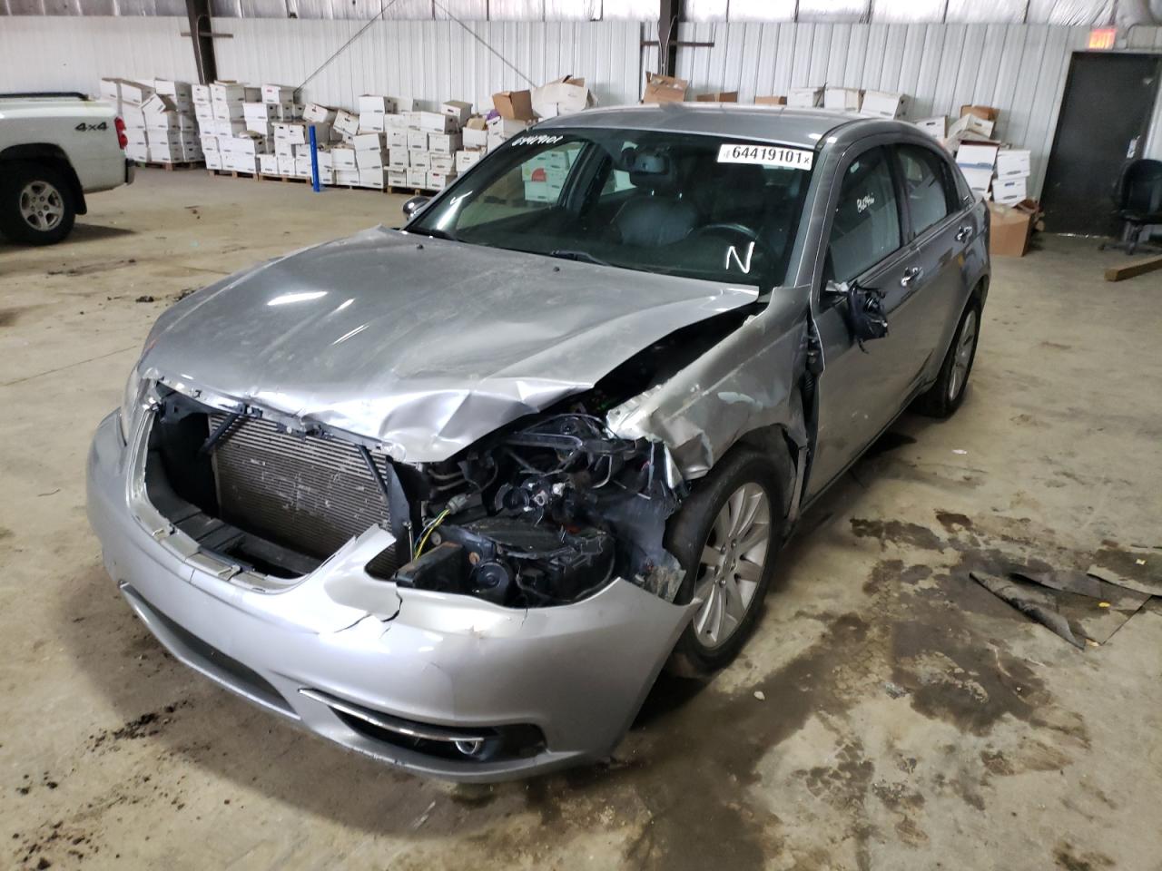 Photo 2 from auction – 2014 CHRYSLER 200 LIMITE with VIN 1C3CCBCG4EN128281