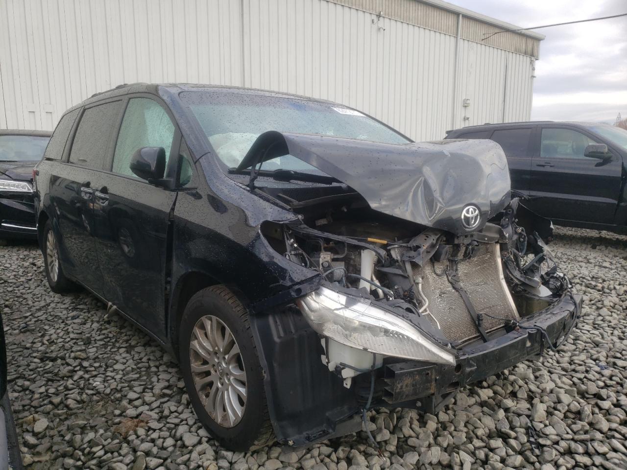 TOYOTA SIENNA XLE 2015 with VIN 5TDYK3DC8FS547641 - Photo from auction
