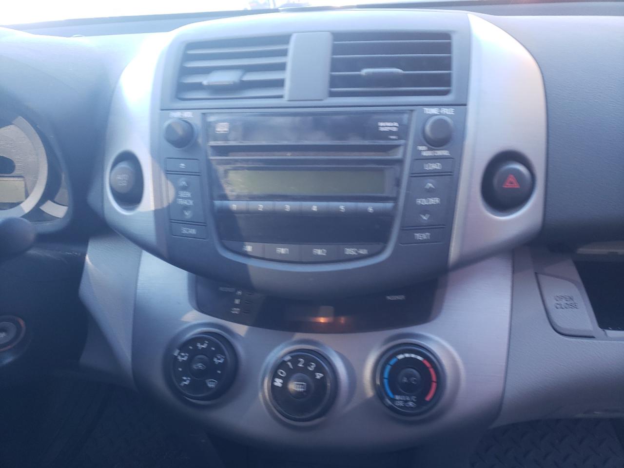 Photo 9 from auction – 2007 TOYOTA RAV4 with VIN JTMZD33V375041501