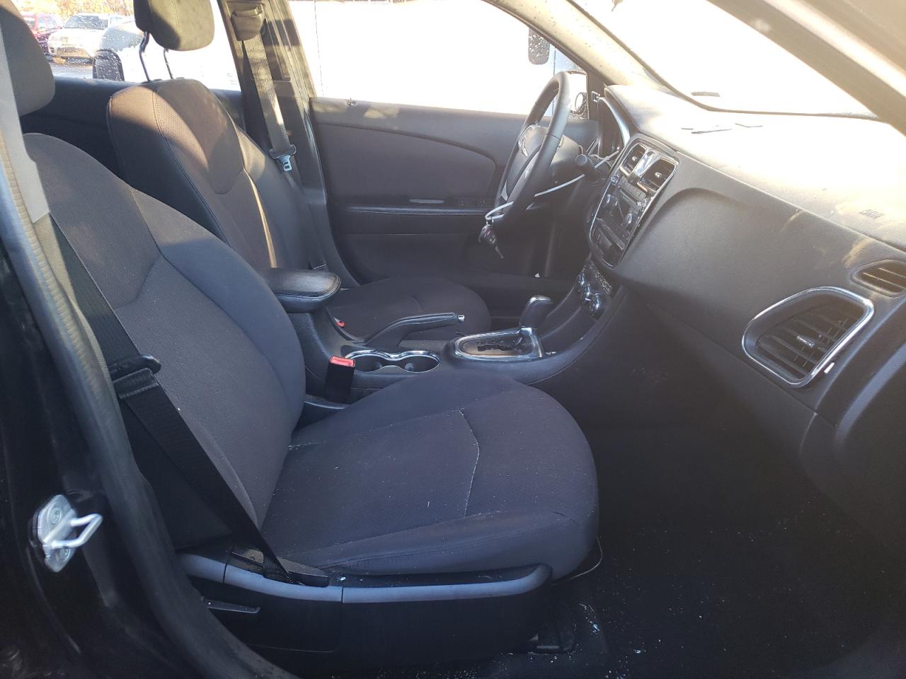 Photo 5 from auction – 2013 CHRYSLER 200 TOURIN with VIN 1C3CCBBBXDN505488
