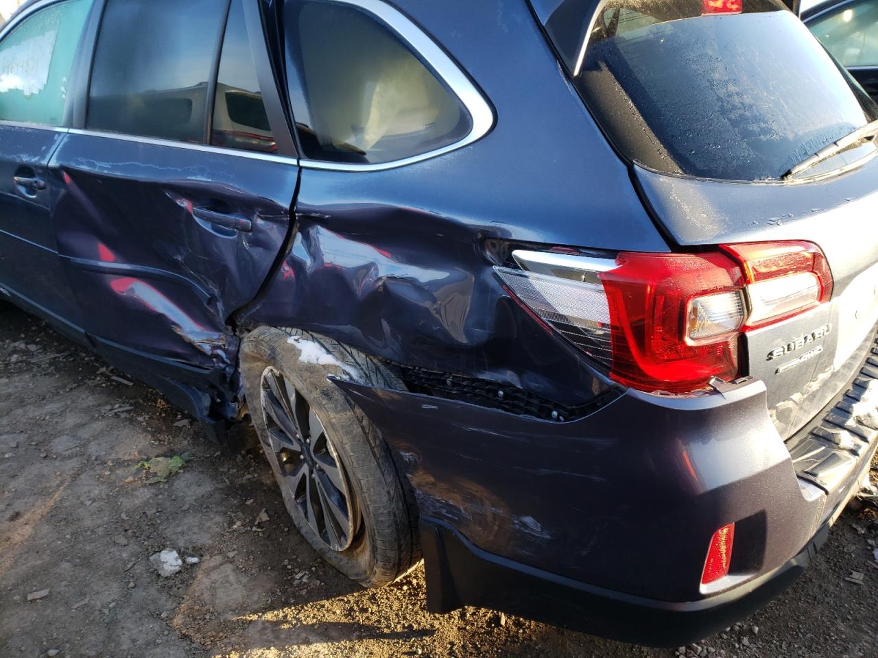 Photo 9 from auction – 2015 SUBARU OUTBACK 2. with VIN 4S4BSBNC4F3362658