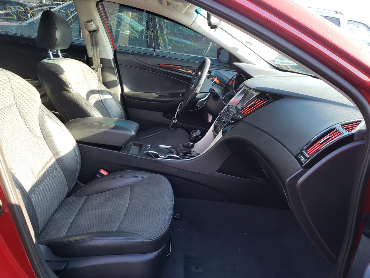 Photo 5 from auction – 2014 HYUNDAI SONATA SE with VIN 5NPEC4AB8EH847282