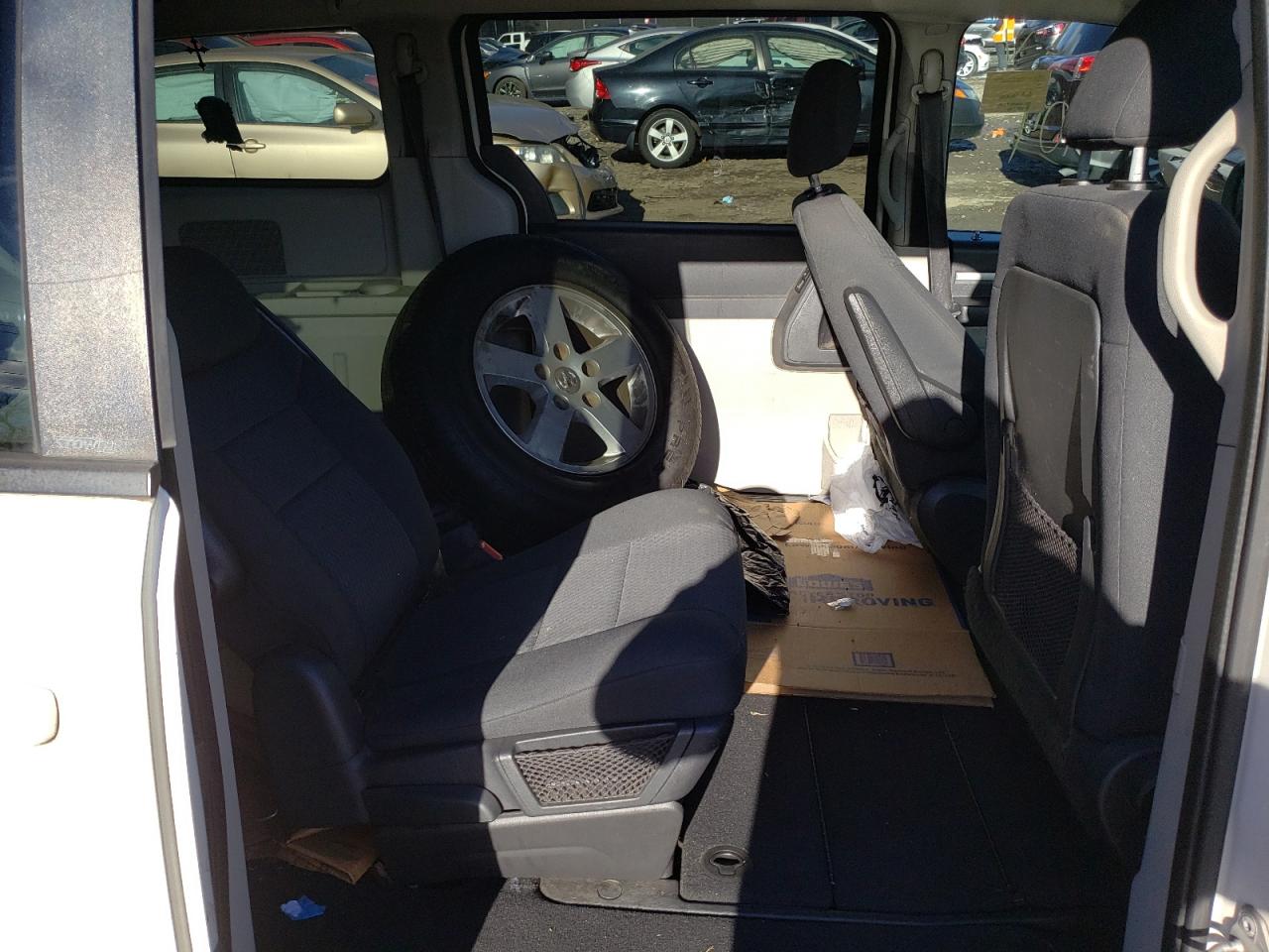 Photo 6 from auction – 2010 DODGE GRAND CARA with VIN 2D4RN4DE1AR244305