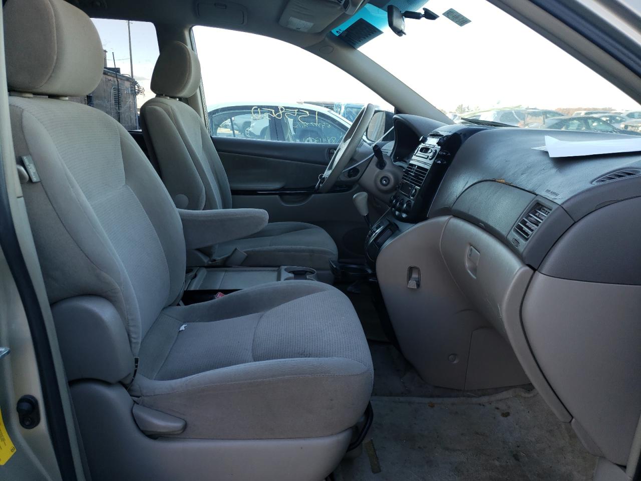 Photo 5 from auction – 2005 TOYOTA SIENNA with VIN 5TDZA23C85S228421