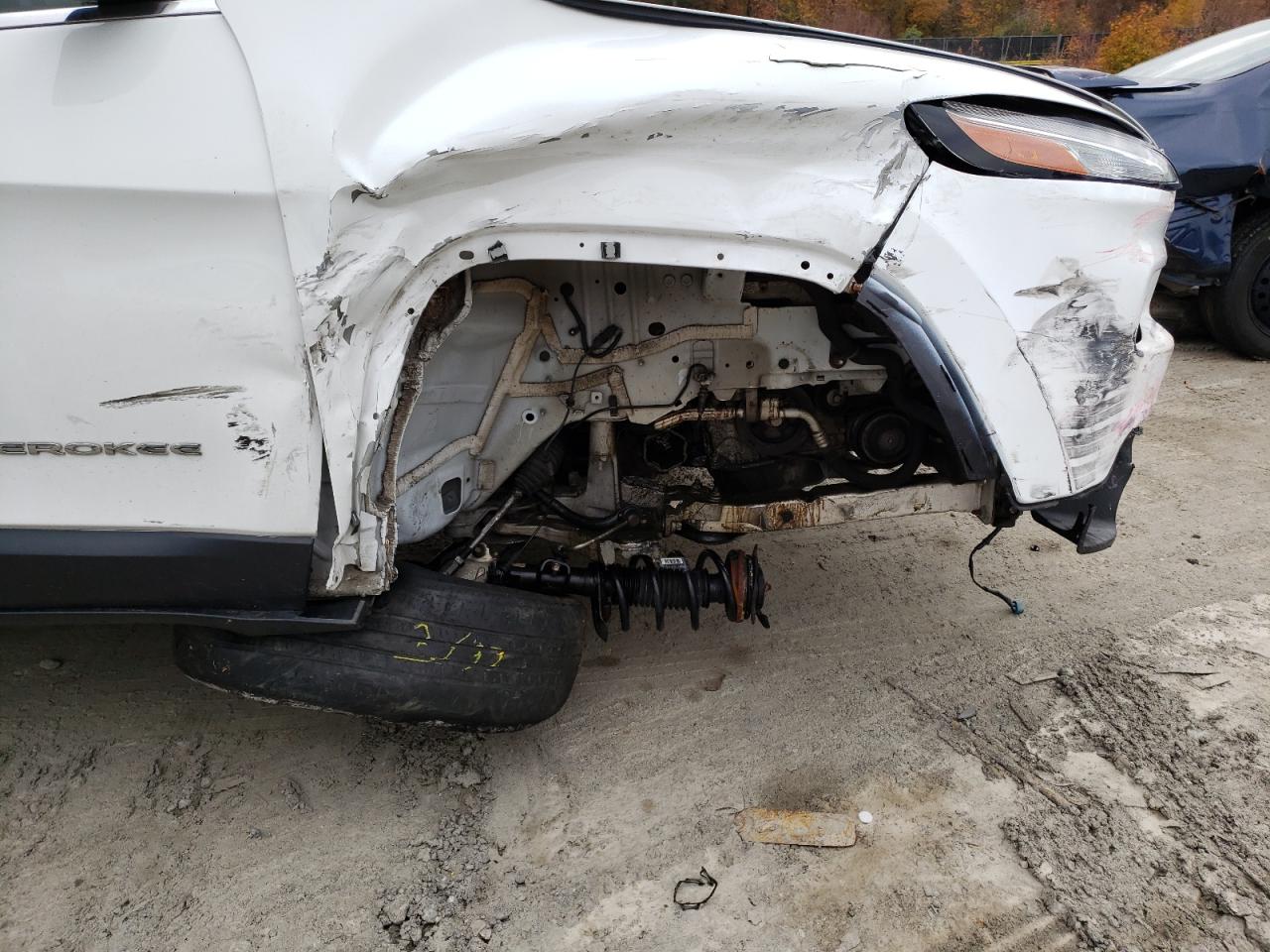 Photo 9 from auction – 2014 JEEP CHEROKEE L with VIN 1C4PJMCB1EW128090