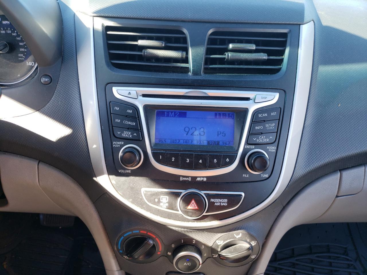 Photo 9 from auction – 2013 HYUNDAI ACCENT GLS with VIN KMHCT4AE8DU353571