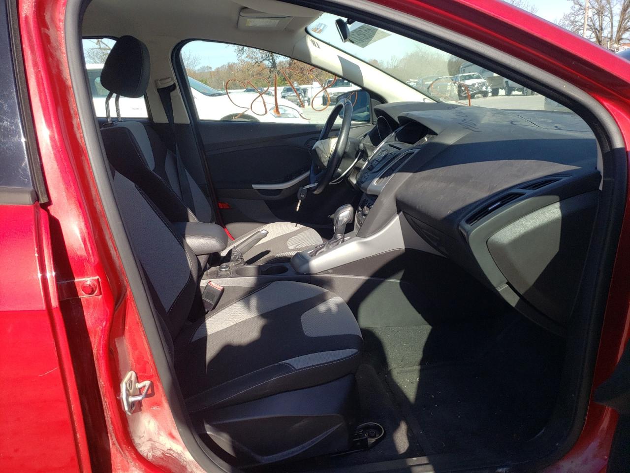 Photo 5 from auction – 2012 FORD FOCUS SE with VIN 1FAHP3F23CL371137