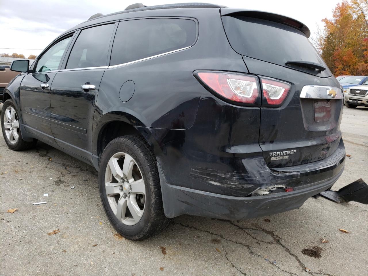 Photo 3 from auction – 2017 CHEVROLET TRAVERSE L with VIN 1GNKRGKD3HJ159745