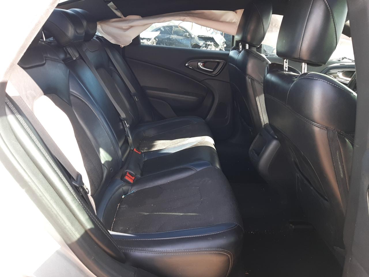 Photo 6 from auction – 2015 CHRYSLER 200 S with VIN 1C3CCCBB8FN638615