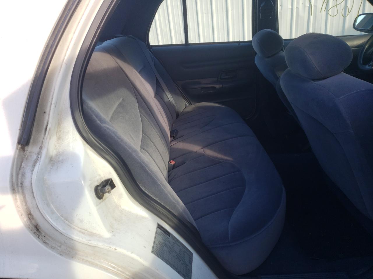 Photo 6 from auction – 2001 FORD CROWN VICT with VIN 2FAFP71W71X183763