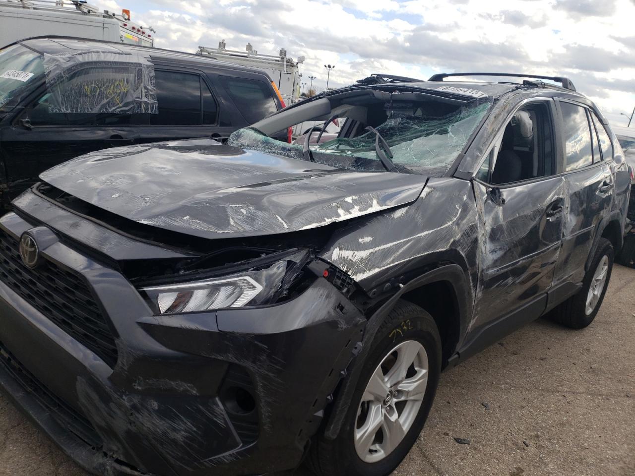 Photo 9 from auction – 2021 TOYOTA RAV4 XLE with VIN 2T3P1RFV4MC144933