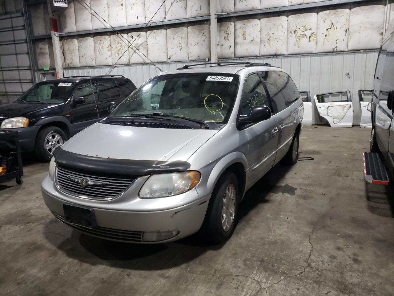 Photo 2 from auction – 2001 CHRYSLER TOWN & COU with VIN 2C8GP54L61R199766
