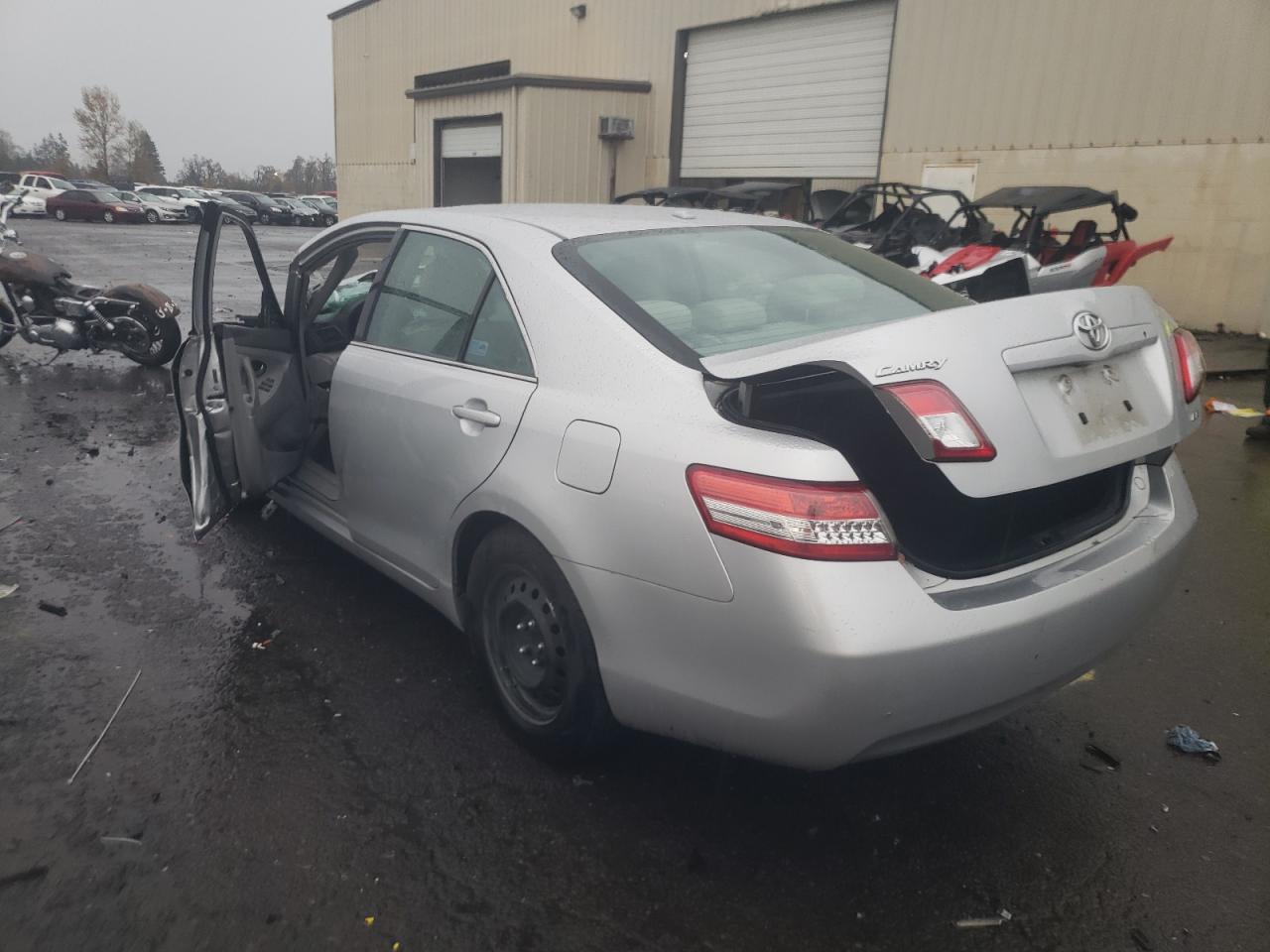 Photo 3 from auction – 2010 TOYOTA CAMRY BASE with VIN 4T1BF3EK0AU101287
