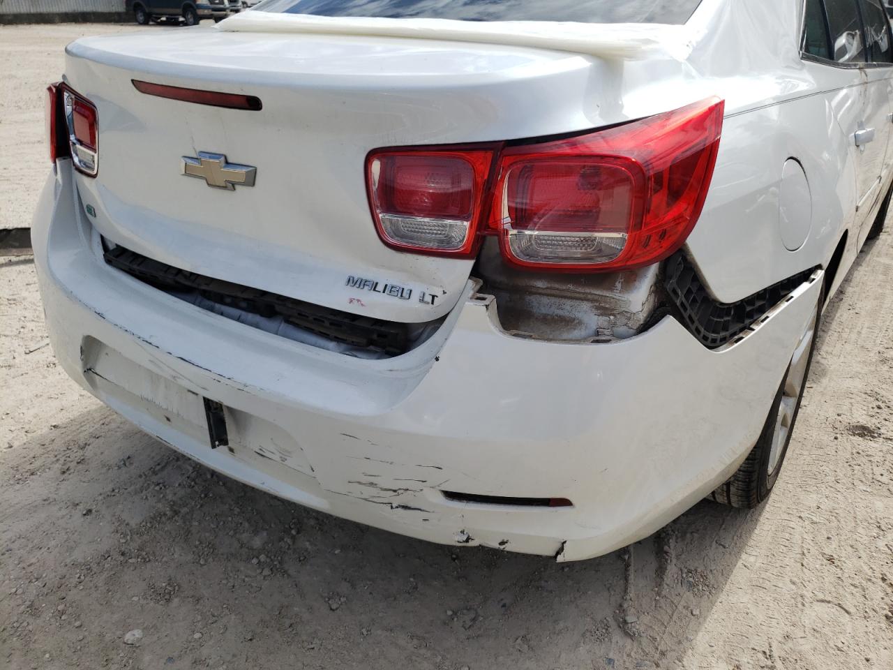 Photo 9 from auction – 2015 CHEVROLET MALIBU 1LT with VIN 1G11C5SL2FU152081