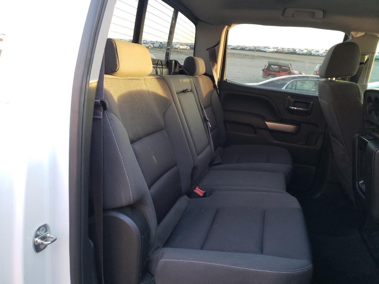 Photo 6 from auction – 2017 CHEVROLET SILVERADO with VIN 3GCUKREC0HG107964