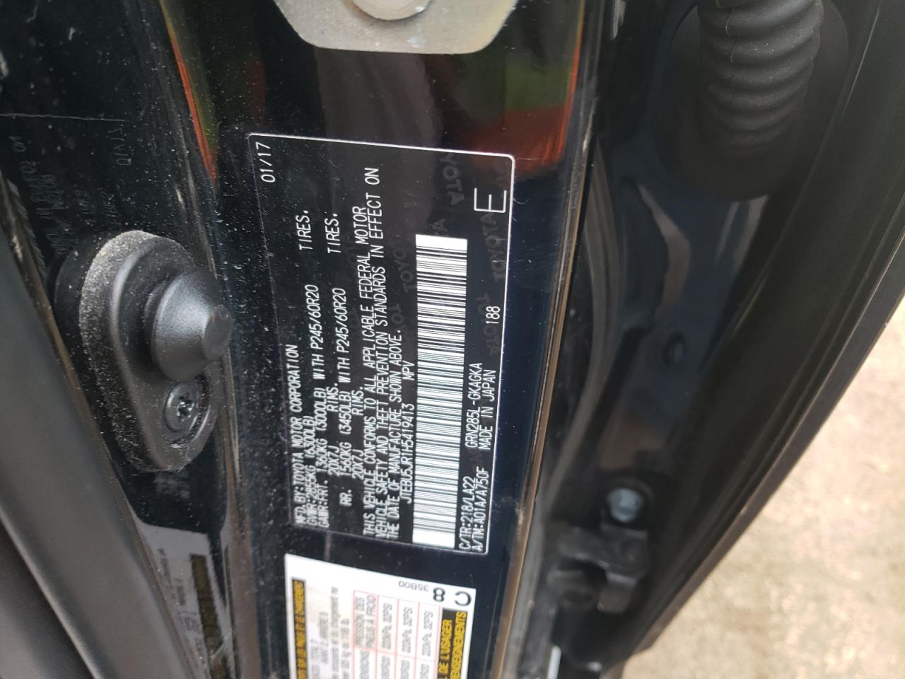 Photo 10 from auction – 2017 TOYOTA 4RUNNER SR with VIN JTEBU5JR1H5419413