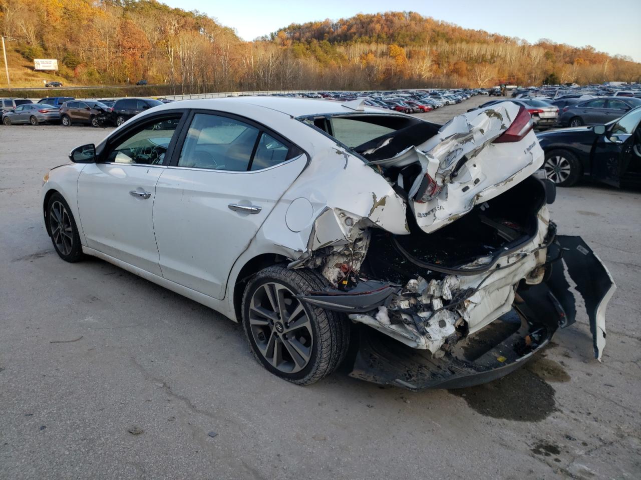 Photo 3 from auction – 2017 HYUNDAI ELANTRA with VIN 5NPD84LF3HH021022