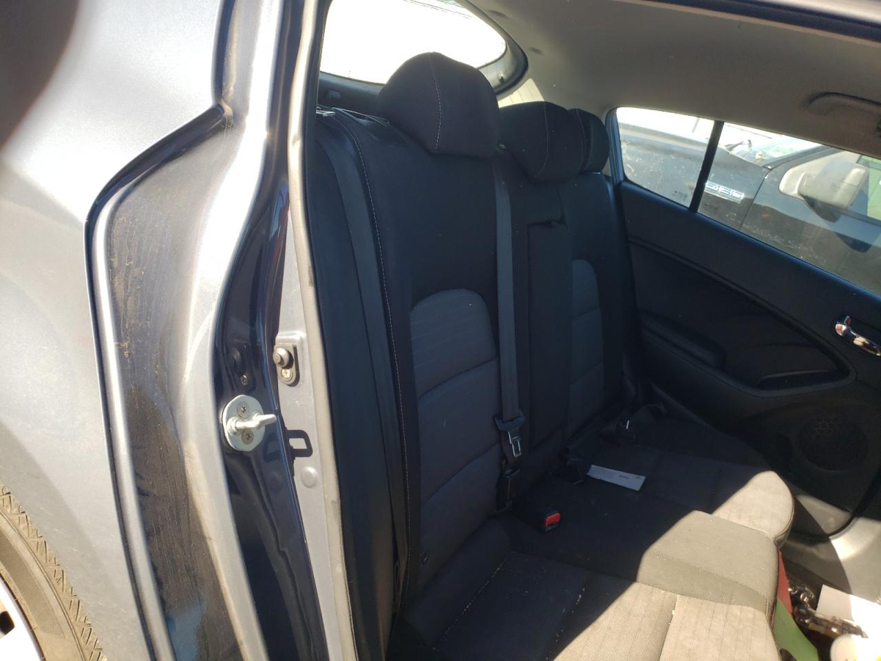 Photo 6 from auction – 2016 KIA FORTE LX with VIN KNAFK5A85G5581995