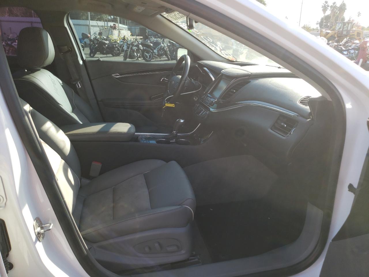 Photo 5 from auction – 2015 CHEVROLET IMPALA LT with VIN 2G1115SL4F9187630