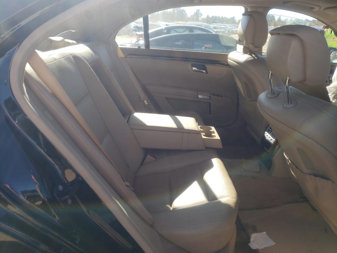 Photo 6 from auction – 2012 MERCEDES-BENZ S 550 with VIN WDDNG7DB5CA463777