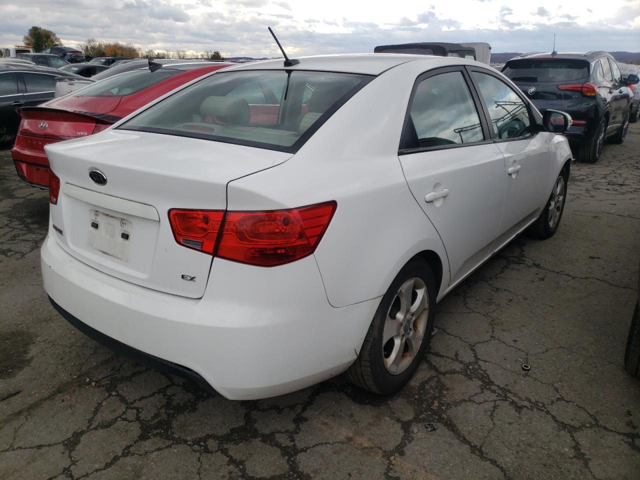Photo 4 from auction – 2010 KIA FORTE EX with VIN KNAFU4A26A5297752