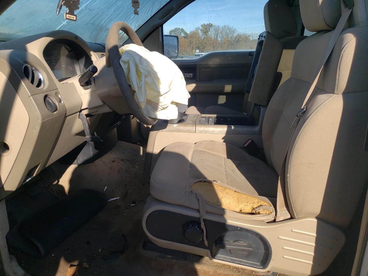 Photo 5 from auction – 2004 FORD F150 with VIN 1FTPX14554NB66870